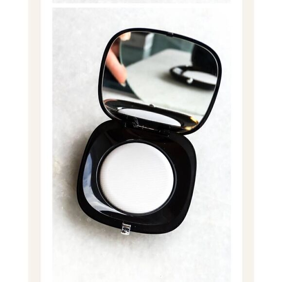 Marc Jacobs perfection powder featherweight foundation #100 Finish Line. Brand n - Picture 3 of 4